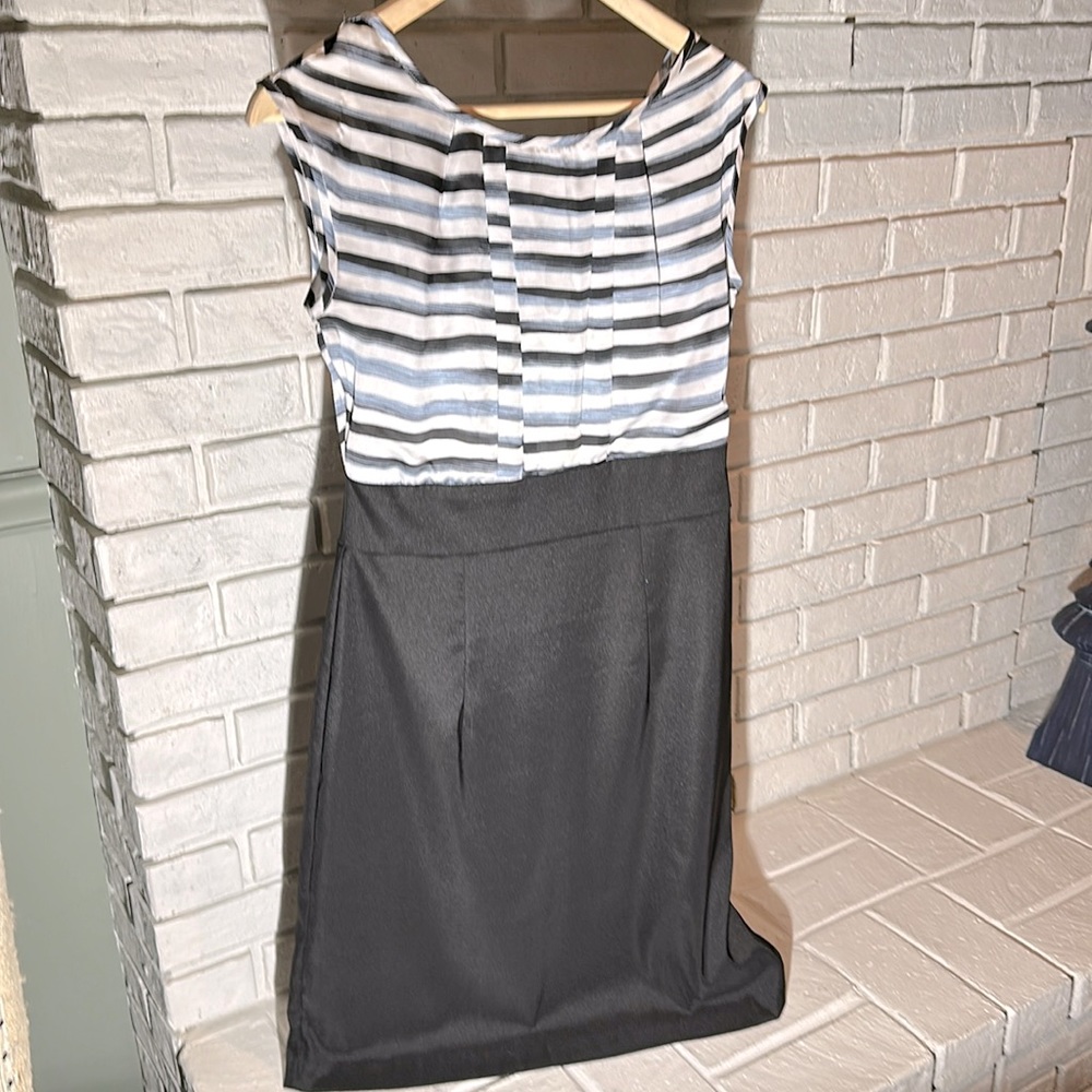 Dress, sleeveless